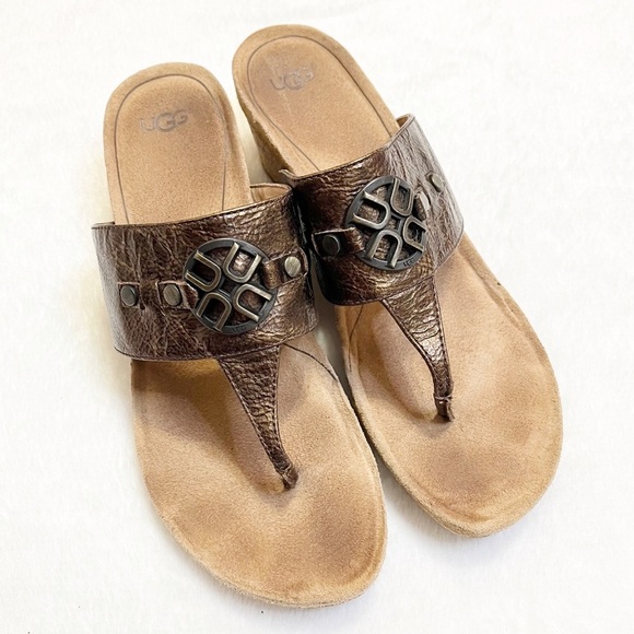 UGG Australia Briella Bronze Wedge Thong Medallion Sandal Womens Size 9 - Picture 14 of 15